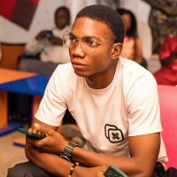 Favour Olajide (@favourthedev) Twitter profile photo