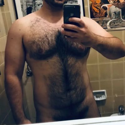 Hairy horny guy based in London. Like 🍆🍑💦 - in no particular order 😈