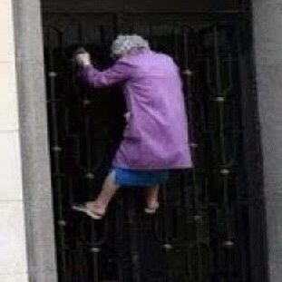 smartless_mind's profile picture. 