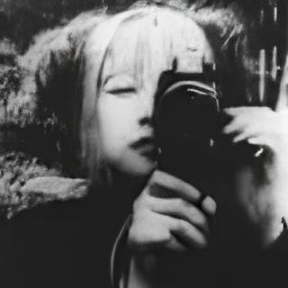 Film Director
日本の8mm/16mm映画製作を研究する。