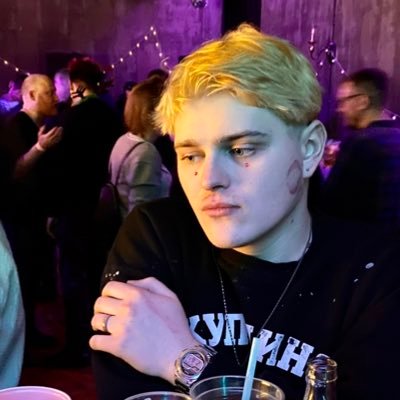 1000% ВИШНИЦКАЯ 🍒🏳️‍🌈🏳️‍⚧️さんのプロフィール画像