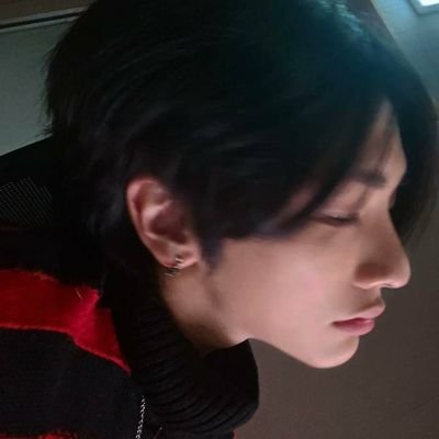 juvialorum's profile picture. ` i can be anything and I can do anything ` - lee taeyong.