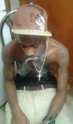 i just wanna smoke my weed n do me.