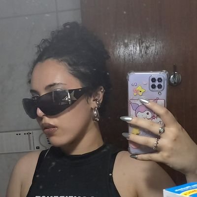 Ela/dela| 21| pt-br/eng| ♋|bi | estudando animação|