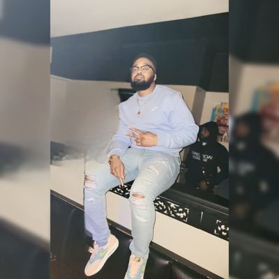 RegularAssNij's profile picture. Married. Father. Washed Up. 
#FearTheDeer #GoPackGo