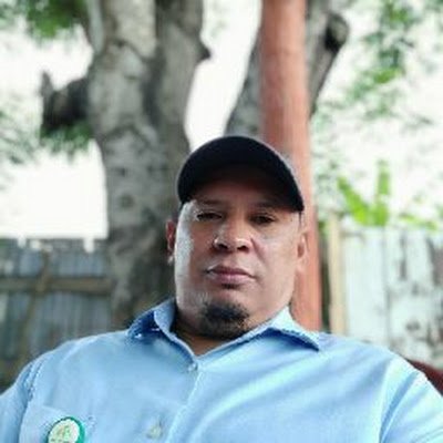 “cuando un hombre señala al cielo, los sabios miran la luna y los necios miran el dedo”.