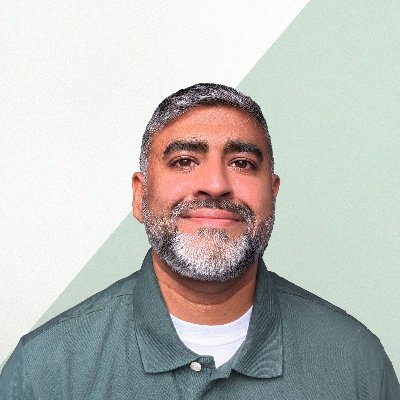 Designer of learning experiences. Fanatic of the Detroit Lions. Lover of pizza and coconuts.