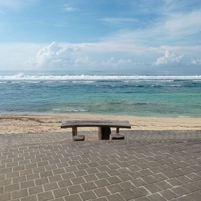 moonphazee's profile picture. Chasing sunsets & neon lights