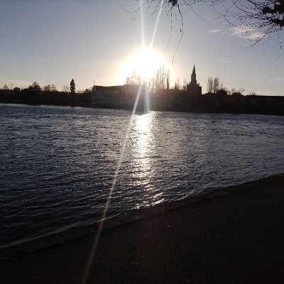 W_a_r_00's profile picture. 