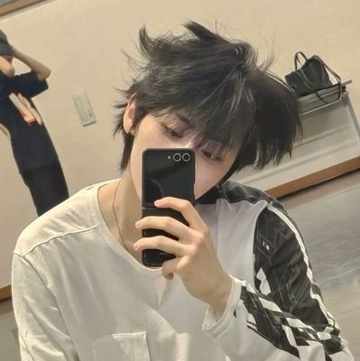 justin_w00's profile picture. #우경준 🐱 #이정현 🐺 #한태산🐈‍⬛ #윤세은 🦊