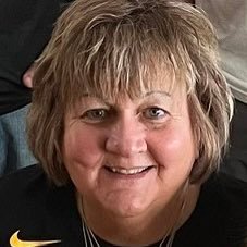 Iowa alum 💛🖤 Drake alum 💙🤍 Mostly retired copy editor