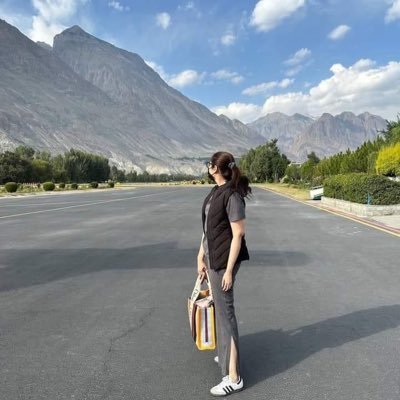 Girl from North of Pakistan 🇵🇰 Mountain lover 🍁