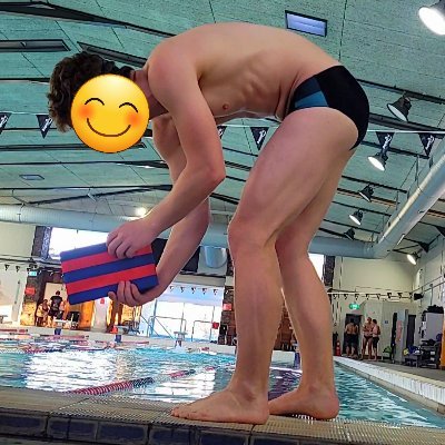 Just a nerdy guy into swimming, fitness and kinky stuff 😆20s.