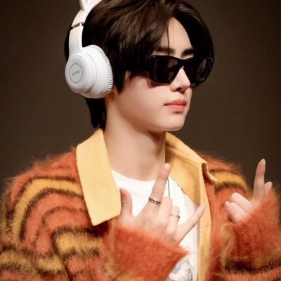 foraegon's profile picture. alt / @PriortoLeon