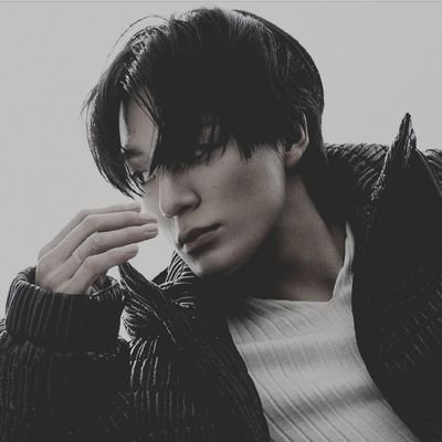 the luminary helmsman of nct-dream. (00z)