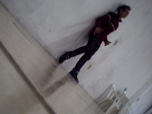 Eu, Ri, bebi, cresci, evolui, me iludi, me fudi, mas não morri. Eu beijei, sonhei, errei, me decepcionei, apaixonei, mudei, enfim eu vivi... Siga me os Bons