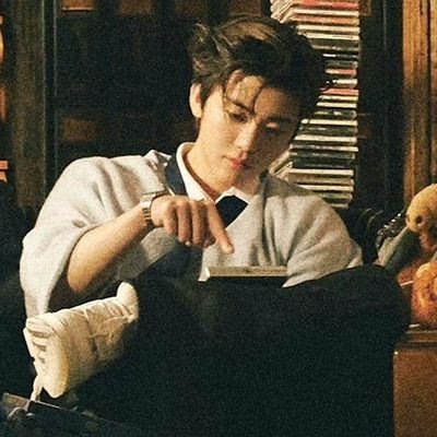 queenmayleena's profile picture. I like him not you