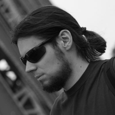 RbrtXvr's profile picture. Radykalny sceptyk, kostyczny pamflecista, adept persyflażu, epizodyczny rymopis.