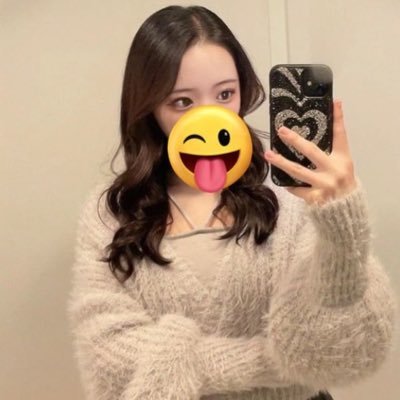 sesenana___ Profile Picture