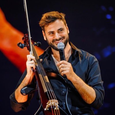 this is my private page fans❤️🌹 I love you all❤️🎻🎻