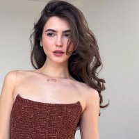 Ava (@ava__tulips_) 's Twitter Profile