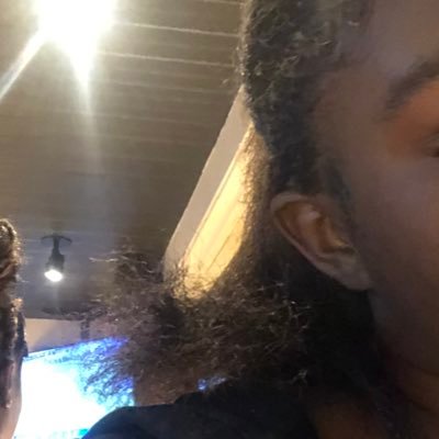 SimoneSavage8's profile picture. 