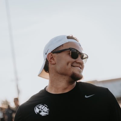 Lakota East HS Offensive Coordinator | Founder & Owner of @qbqorral | Colorado State University-Pueblo alum ‘21 | Married to Shileigh Kitna❤️ | Galatians 2:20