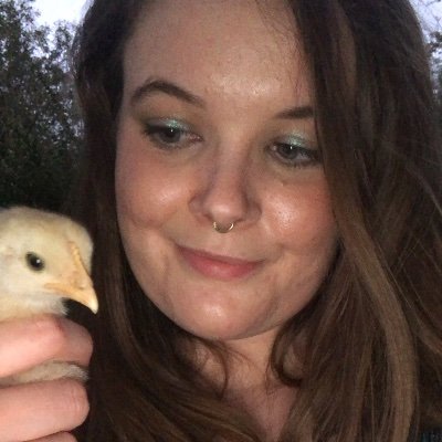 Lisa, 26, either asleep or staring down a chicken. BSc Environmental Science. Ecologist🌱