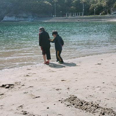 釣り好きな40目前のおっちゃんです、単独釣行多いので釣り友達欲しいです( ˘ω˘ )無言フォロー申し訳無いです、もし良ければ仲良くしたげて下さい!!
お誘い雑談DMもいつでもお待ちしております🙇♂️
大阪和歌山兵庫 #アジング #タチウオ #ショアジギ #イカメタル