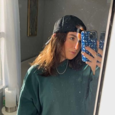 HollyRybs's profile picture. 