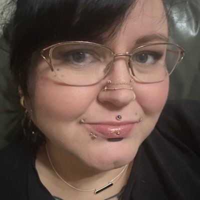 She/Her |🩷💜💙| Shiny | Storyteller | Nerd | Goth | LARPer | hobbyist artist | Chaotic Neutral | ADHD Combined Type | 1 of ‘the Lost Girls’ | Level 6 Bard |