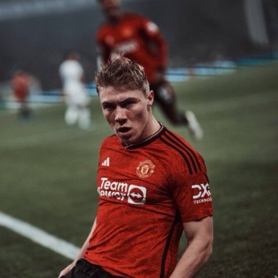 Founder of GAME ZONE STUDIOS 🎮
Man United fan till I die... Rap artist, I design 🎨 🖌 best rap lyrics posts. DM for a free design