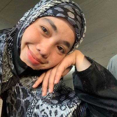 bintalbaniy's profile picture. A