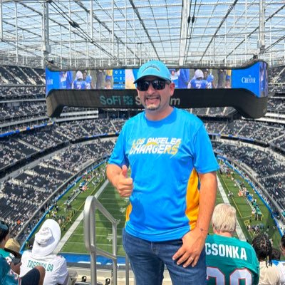 reimoncruz's profile picture. Go Chargers! 🏈⚡️ Lets Go Padres ⚾️