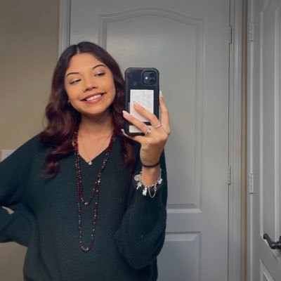 lailaramirezz14's profile picture. at peace