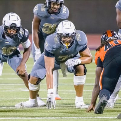 God First | South Oak Cliff HS | ’25 | 6’5 281 | 7’0 wingspan | Offensive Tackle | 4.1 GPA #BUZZGANG🐝 https://t.co/v7bCauyC04