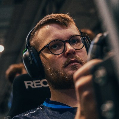 @WilliamsEsports Academy Driver | @HymoSetups Engineer