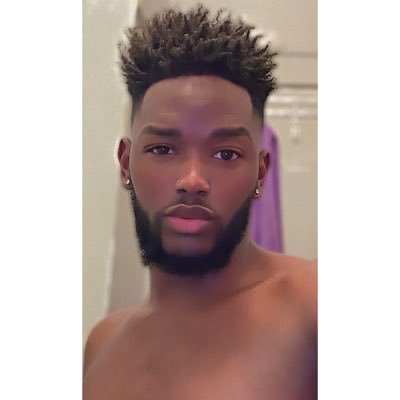 27 | Black, Gay & Proud ✊🏾🏳️‍🌈❤️ | Handsome & Photogenic | Follow at your own risk, all types of content will posted here 🤫🔞 | Main Account: @ReeseLJones ✨