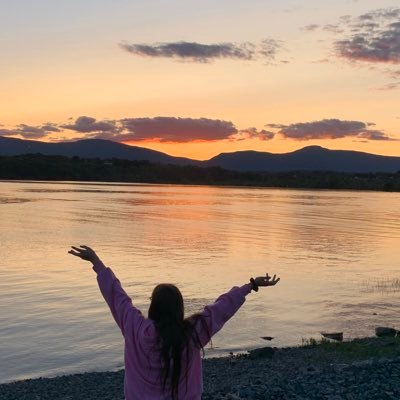 eleanorhart25's profile picture. 