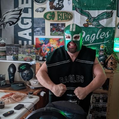 Diehard 💚Eagles💚 fan 25yrs+ from NorCal. ❤️Husband of 1 and Father of 2💪. Co-Host of the East Meets West Podcast 🎙️🎙️. West Coast N Birds member 🦅💚🏈🔥🦅