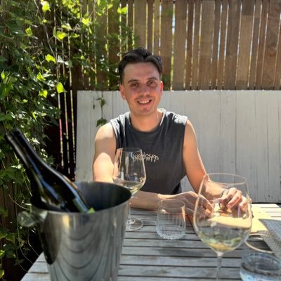 jak89's profile picture. Having a nervous breakdown probably.