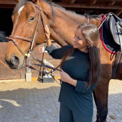 v_solsantos's profile picture. 