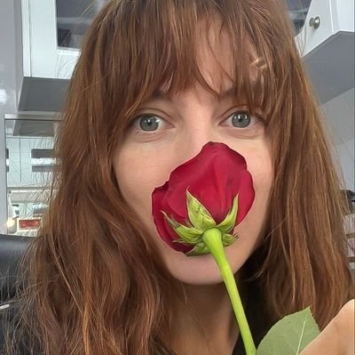 29.〖 ʙᴀᴇ: ʙᴜᴄᴋʏ ᴀʙᴏᴠᴇ ᴇᴠᴇʀʏᴛʜɪɴɢ〗Sebastian Stan. BTR. Taylor Swift.「Tengo más novios ficticios que metas en la vida」⧗ ✪