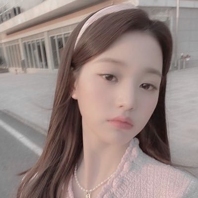 starvinglia Profile Picture