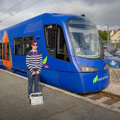 🇫🇷 Créatrice le jour et Conductrice chez SNCF la nuit. 🎮 Et geekette quand j’ai du temps 😎 #happypots