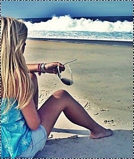 Eu choro. Eu me decepciono. Eu sorrio. Eu rio. Eu amo. Eu brigo. Eu xingo. Eu me irrito. Eu fico triste. Eu erro. Eu sou humano.