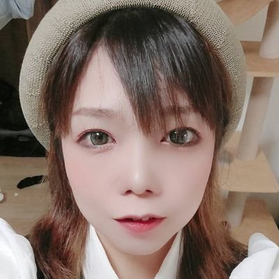 メンタル弱くて何が悪い‼️
痛みを知らないより100倍マシだぃ😊
介護福祉の仕事をしながら、日々お年寄りから元気を貰ってどうにか生きてます。仕事は好きだけど奇抜なファッションがすきで毎回怒られなが自分を通しています(笑)早く日本も見た目にやたらとうるせぇ時代終わらないかな?見た目で働いてないから大事なのは心でしょ