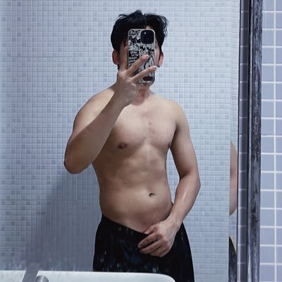 INFP-T • virgo • 27 • gym bro — body in progress 🏋️ • smol boi 🏳️‍🌈
