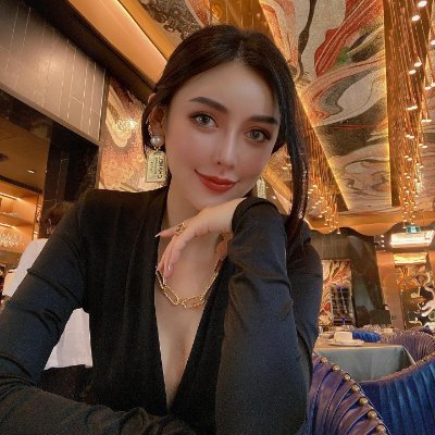 I'm Thai, live in NY, I've never been married and I don't have a boyfriend 😎🇹🇭 🇺🇸