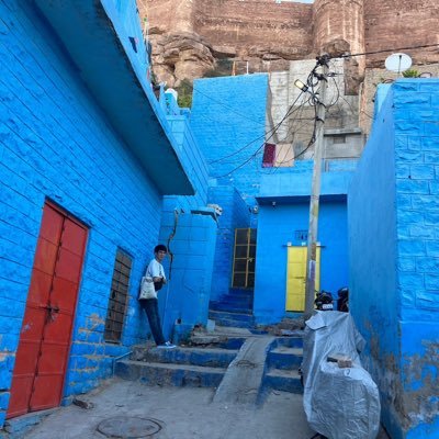 dwsugi's profile picture. スーパーニート　/セールス/プリセールス | 名工卒/大阪大学院中退 | コールセンター→ドローンスタートアップ→画像系AIベンチャー→生成AIベンチャー→？？　| 旅とお酒とご飯とテックが好き | 室内犬と1人暮らし。真面目な方は@n__sugi ※発言は個人の見解です。